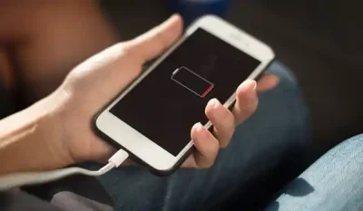 5 Cara Jitu Mengatasi iPhone tidak bisa di charge, Solusi Hemat & Biaya Servisnya!