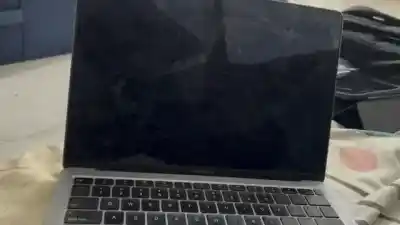 7 Trik Mengatasi Layar Macbook Mati Tapi Mesin Menyala Yang Terbukti Ampuh dan Hemat Biaya!
