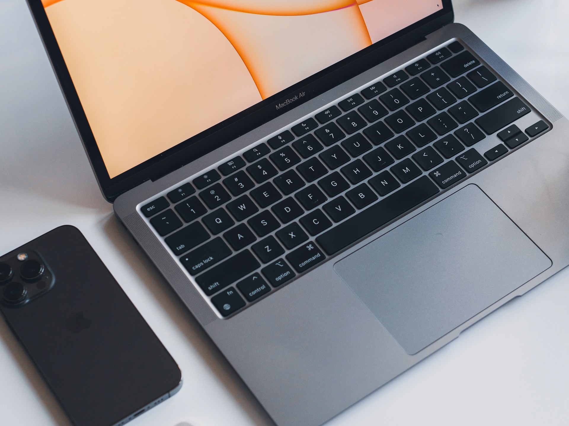 layar macbook