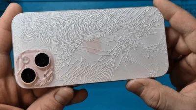 Ganti Backglass iPhone Hemat 70%: Ini Perbedaan Sasis & Kaca Belakang!