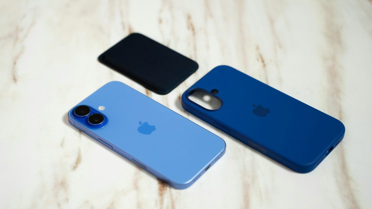 cleaning iphone