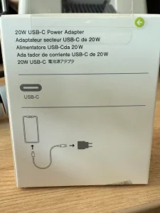 Adapter dan Kabel Original iPhone, iPad, dan MacBook: 7 Alasan Penting + Tabel Watt Aman (Panduan Lengkap)