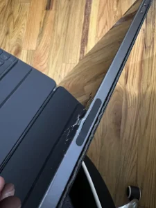 Mending Ganti Kaca Daripada Ganti LCD Fullset iPad? Ini Alasannya yang Wajib Kamu Tahu! [Panduan di Tahun 2025]