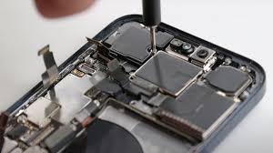 Biaya Service IC iPhone di Jakarta 2025: Solusi Cepat Atasi Mati Total & Suara Hilang (Garansi 6 Bulan)