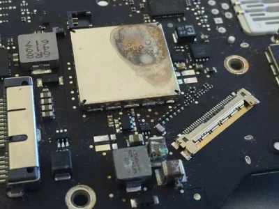 7 Cara Membedakan Speaker iPhone atau MacBook Rusak: IC atau Hardware? (Panduan Lengkap!)