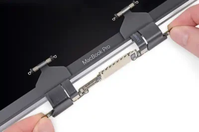 3 Gejala Fatal Layar MacBook Rusak: Mengenal Apa Itu Flexgate dan Solusi Hematnya!