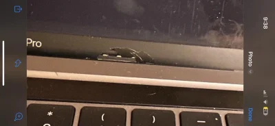 Bezel MacBook Rusak? Awas 7 Bahaya Ini Bisa Bikin LCD Pecah Seketika!