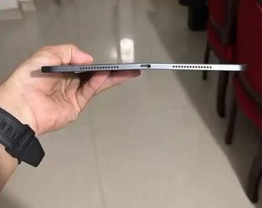 Ganti LCD iPad Pro 12.9" Gen 3 Bengkok di Frame