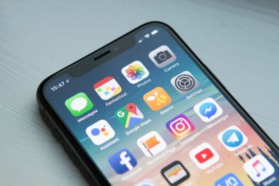 Ganti Kaca LCD iPhone: 7 Rahasia Hemat Jutaan Rupiah yang Jarang Diketahui Orang!