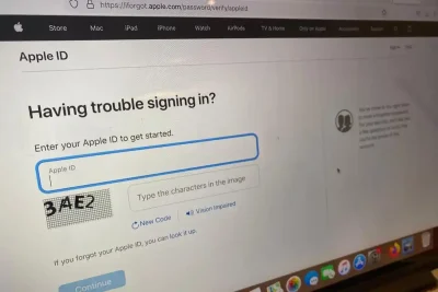 akun apple terkunci