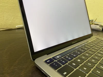 Bahaya Backlight MacBook Rusak Kena Air di Seri M1, M2, M3, dan M4: Jangan Sampai Telat!