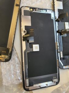 Jenis Tipe LCD iPhone: Jangan Sampai Tertipu Layar Abal-abal di 2026!