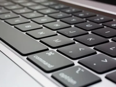 9 Tips Merawat LCD MacBook Terbukti Ampuh: Hindari Biaya Servis Jutaan!