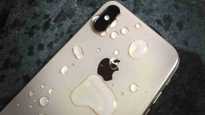 iPhone terkena air laut