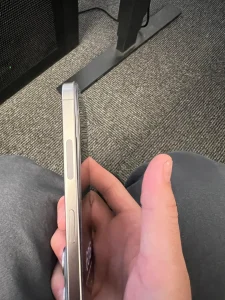 LCD iPhone Terangkat? 5 Bahaya Fatal Baterai Kembung!