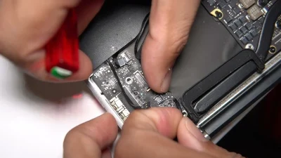 Tanda Fatal Kerusakan Fleksibel IO Macbook A1466 (Solusi Cepat!)