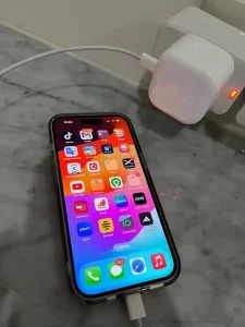 Kenapa iPhone Suka Mati Sendiri? Ini 5 Penyebab Utama & Solusi Cepatnya!