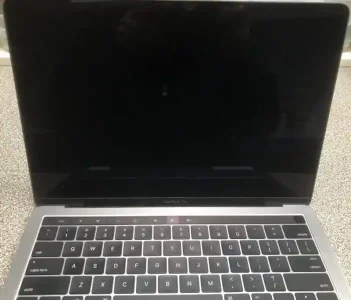 3 Kerusakan LCD MacBook Paling Sering Terjadi & Solusinya