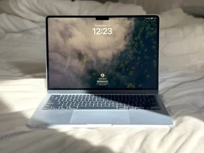 Perbaikan LCD MacBook Air M4 Hemat: 5 Rahasia Hemat Biaya Perbaikan!