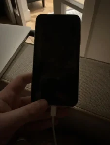 Penyebab LCD iPhone Blank Hitam Tapi Mesin Menyala, Bisa Jadi Karena Ini!