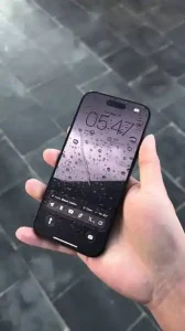 5 Cara Melindungi iPhone dari Air di Musim Hujan 2026