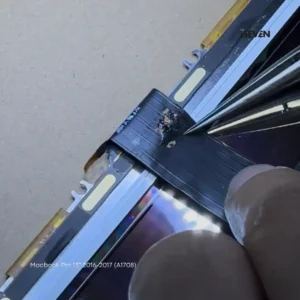 Pergantian Fleksibel LCD di Macbook