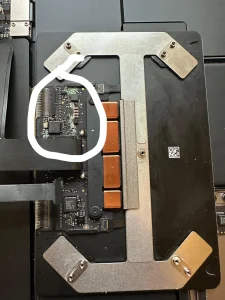MacBook Air M3 Kena Air? 5 Penyebab Utama Keyboard & Trackpad Error