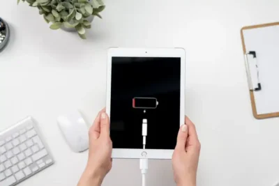 5 Tanda Fleksibel Charger iPad Rusak Penyebab Mati Total